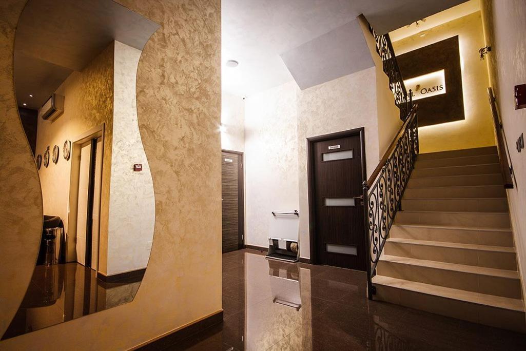 Hotel Oasis Podgorica Luaran gambar