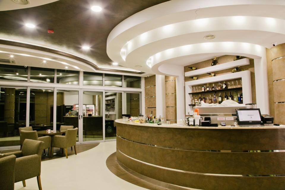 Hotel Oasis Podgorica Luaran gambar