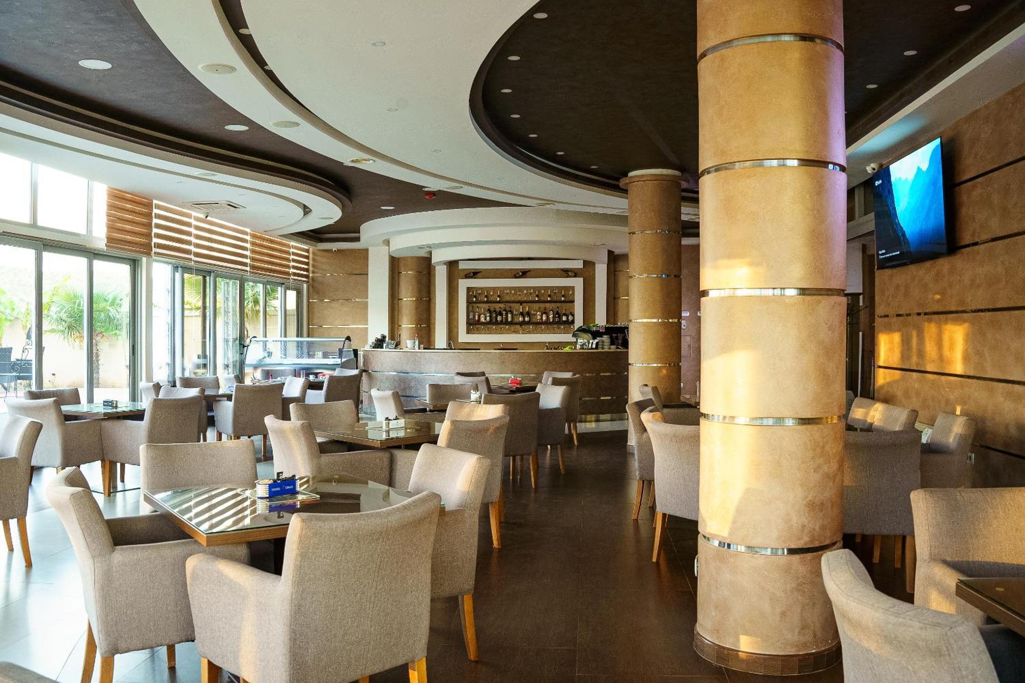 Hotel Oasis Podgorica Luaran gambar