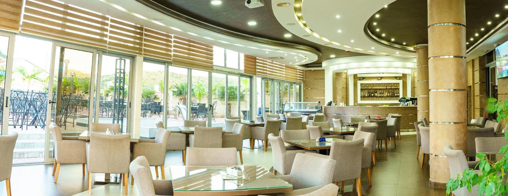 Hotel Oasis Podgorica Luaran gambar