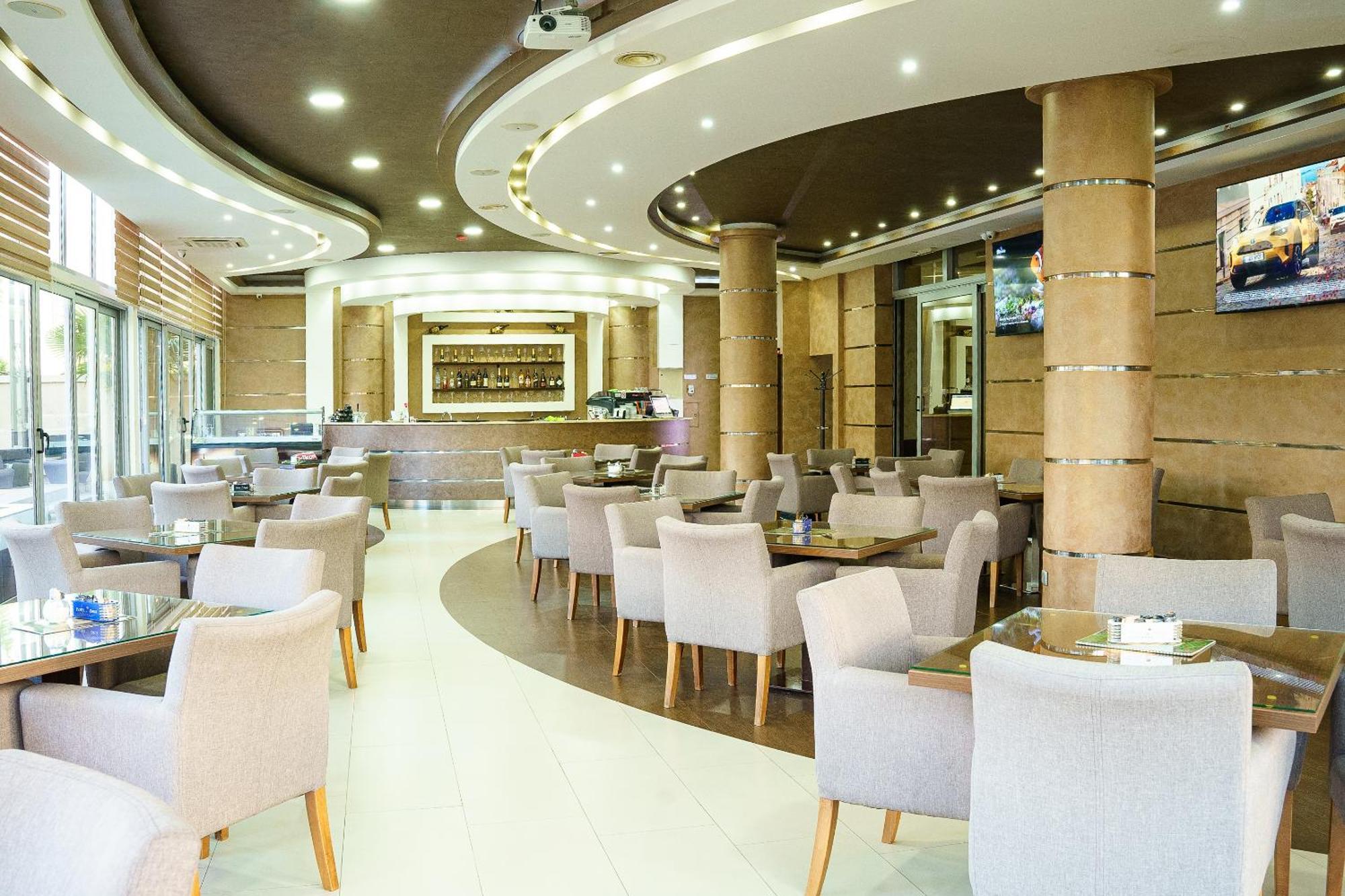 Hotel Oasis Podgorica Luaran gambar