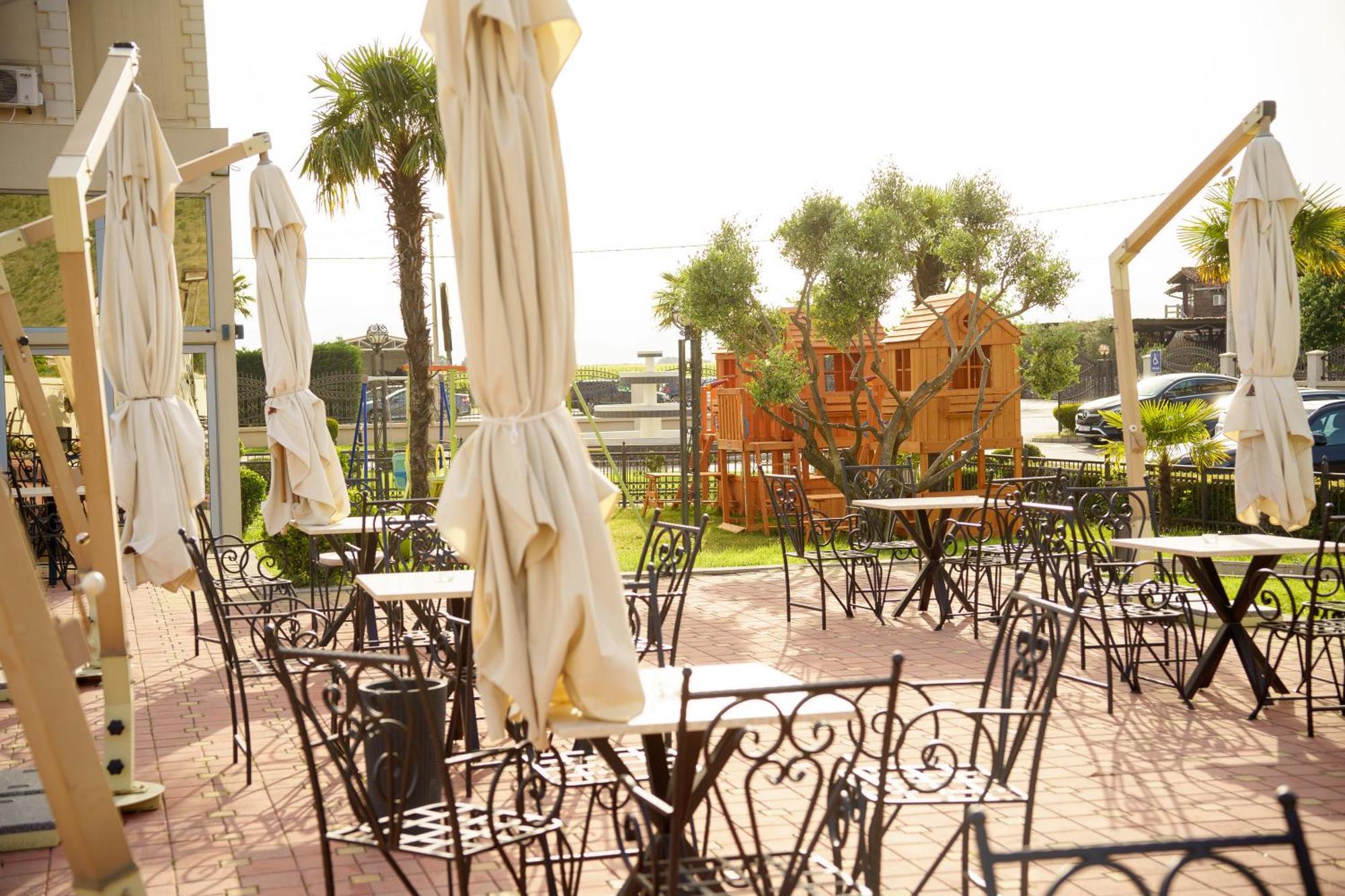 Hotel Oasis Podgorica Luaran gambar