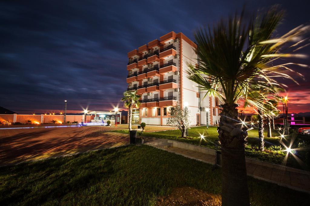 Hotel Oasis Podgorica Luaran gambar