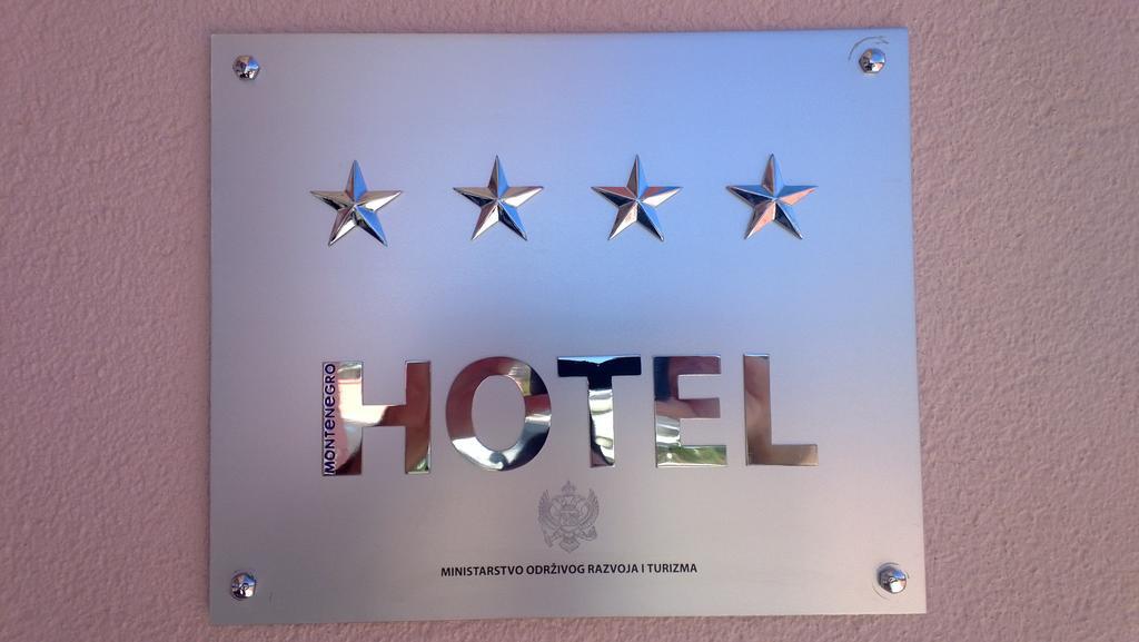 Hotel Oasis Podgorica Luaran gambar