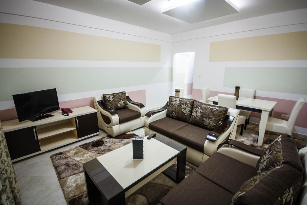Hotel Oasis Podgorica Luaran gambar