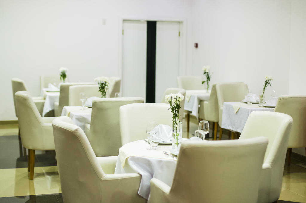 Hotel Oasis Podgorica Luaran gambar