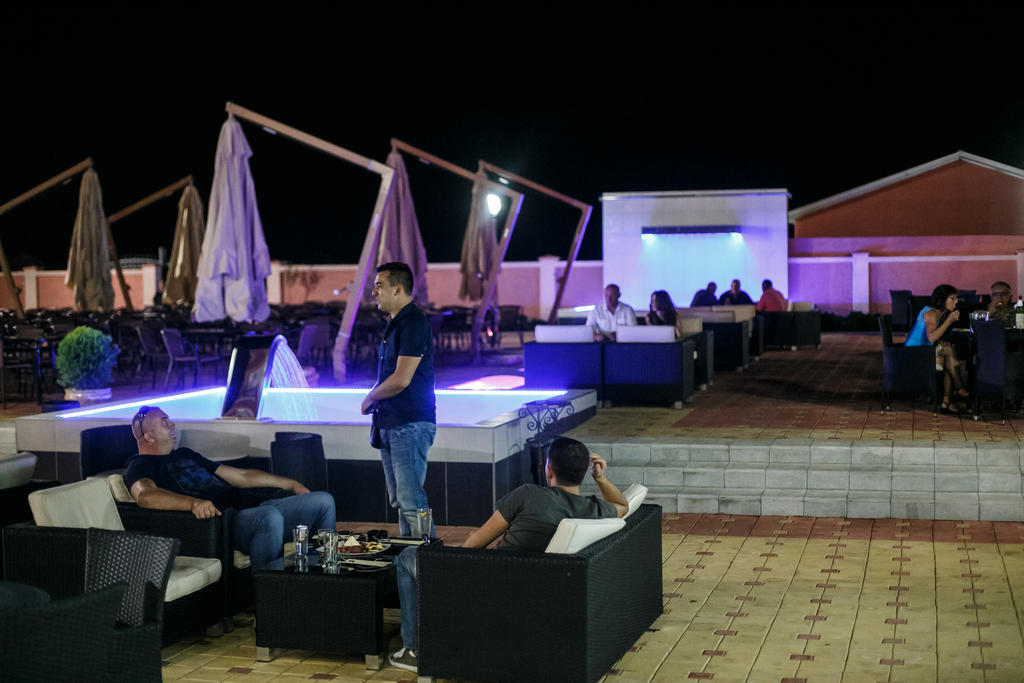 Hotel Oasis Podgorica Luaran gambar