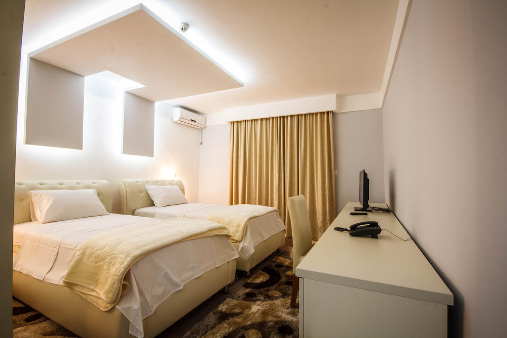 Hotel Oasis Podgorica Bilik gambar