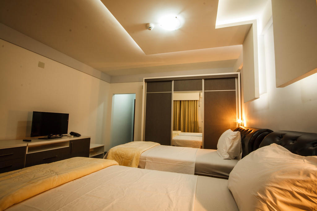 Hotel Oasis Podgorica Bilik gambar