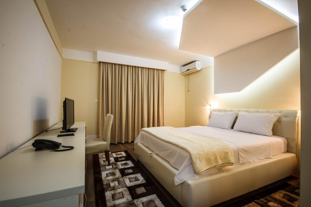 Hotel Oasis Podgorica Bilik gambar