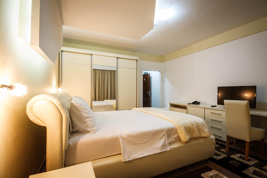 Hotel Oasis Podgorica Bilik gambar