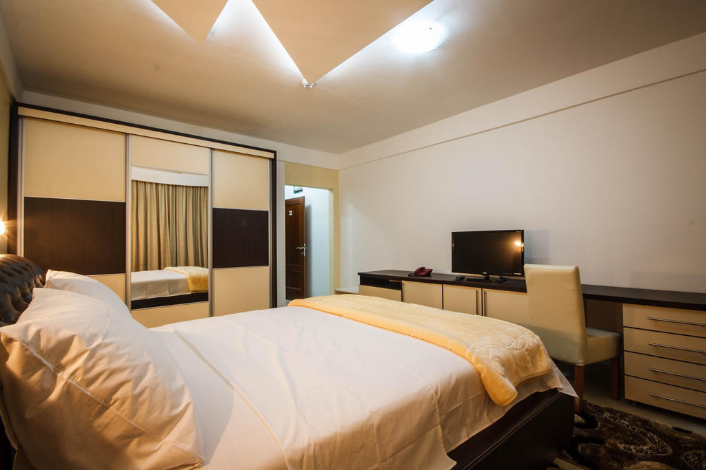 Hotel Oasis Podgorica Bilik gambar